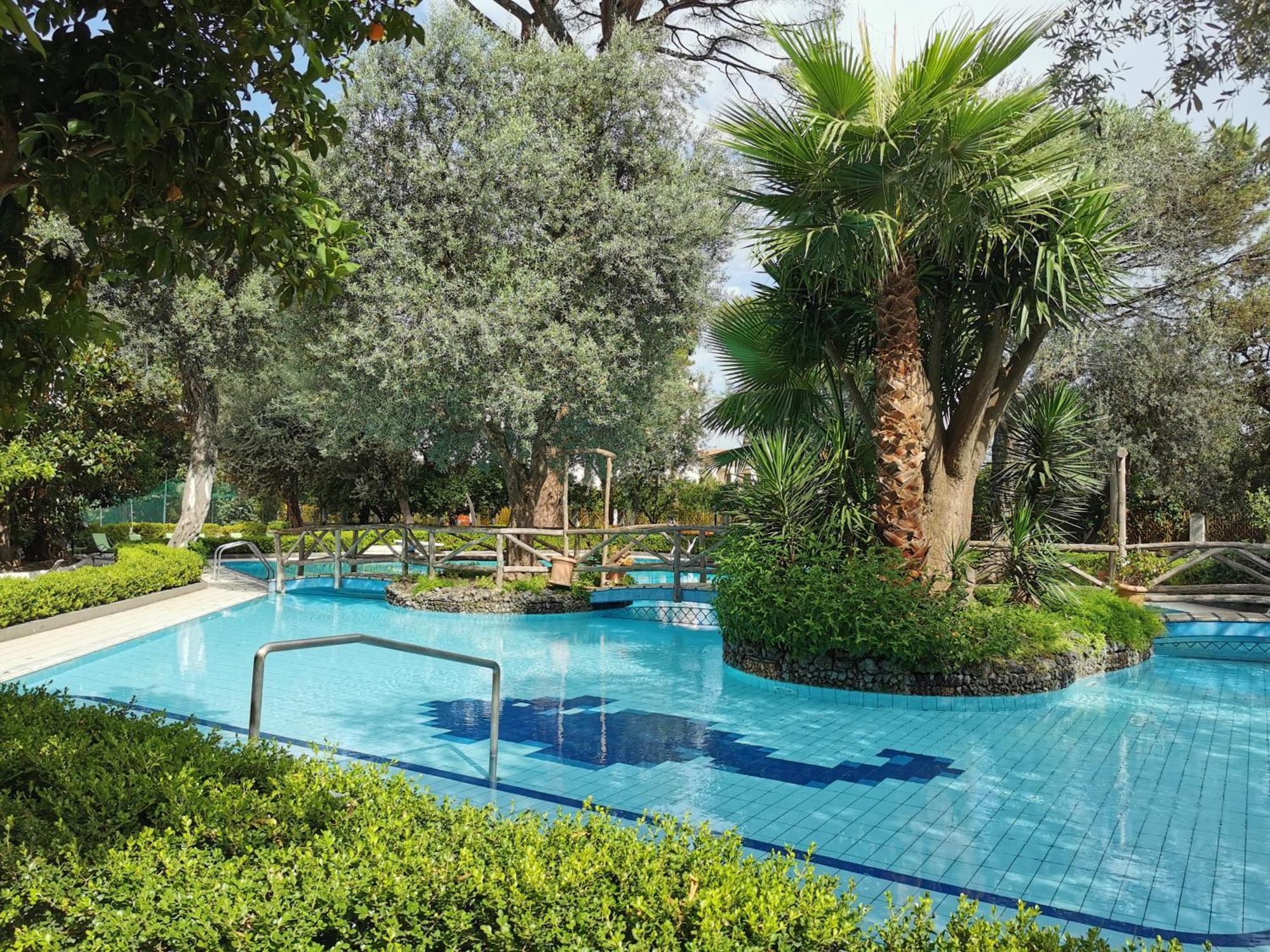 Casa Mar - Elegant Apartment With Pool And Panoramic Terrace In The Heart Of Сорренто Экстерьер фото