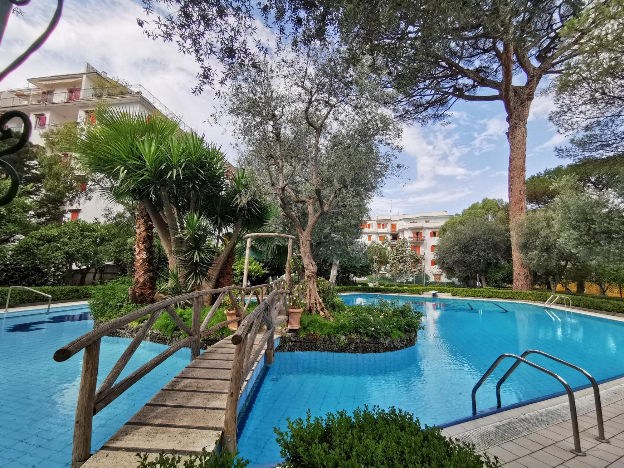 Casa Mar - Elegant Apartment With Pool And Panoramic Terrace In The Heart Of Сорренто Экстерьер фото