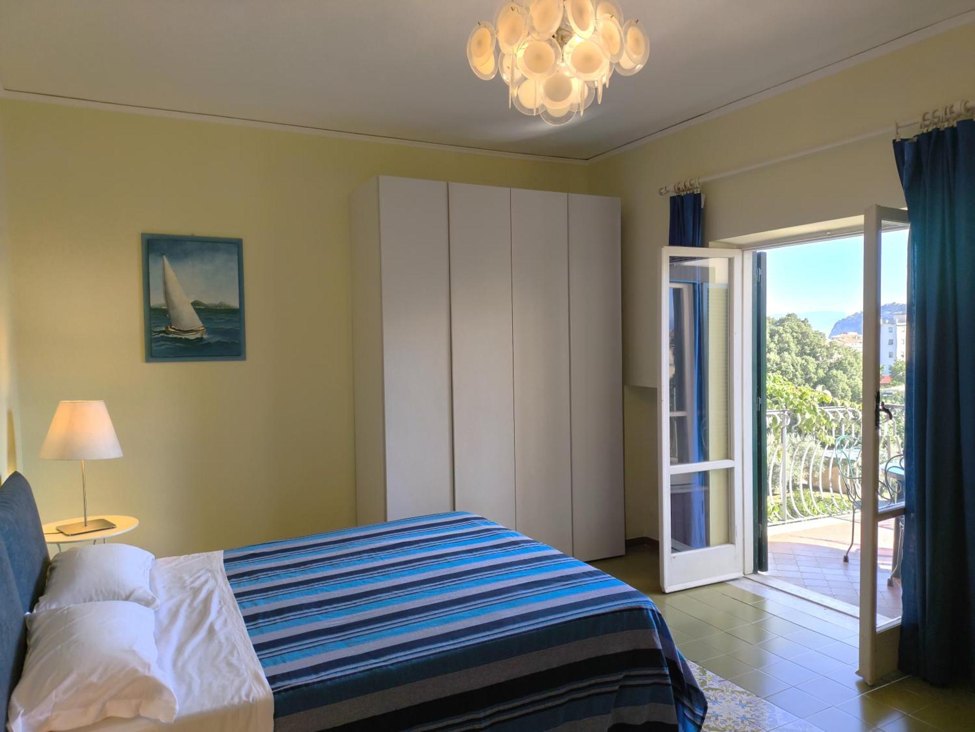 Casa Mar - Elegant Apartment With Pool And Panoramic Terrace In The Heart Of Сорренто Экстерьер фото