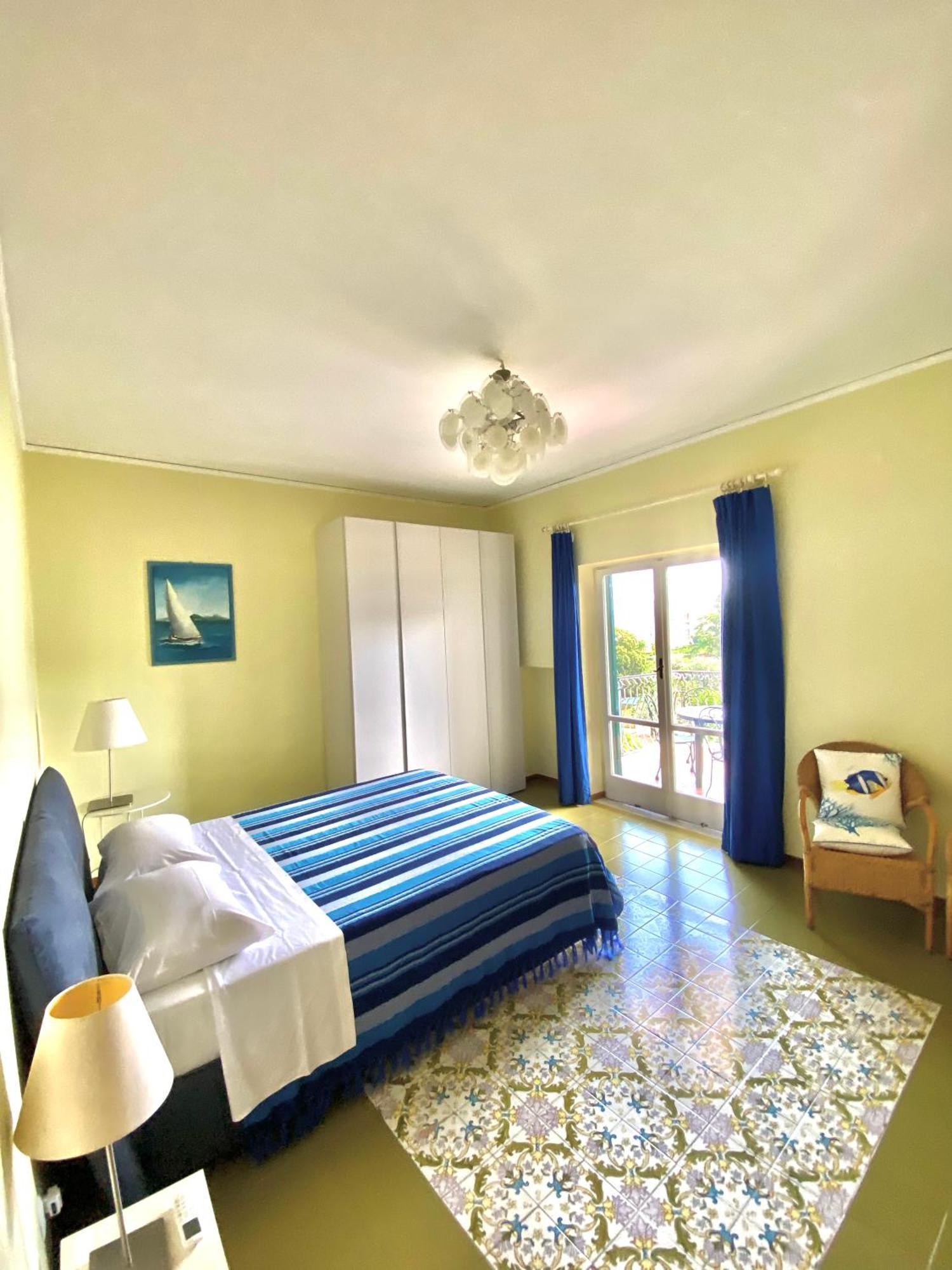 Casa Mar - Elegant Apartment With Pool And Panoramic Terrace In The Heart Of Сорренто Экстерьер фото